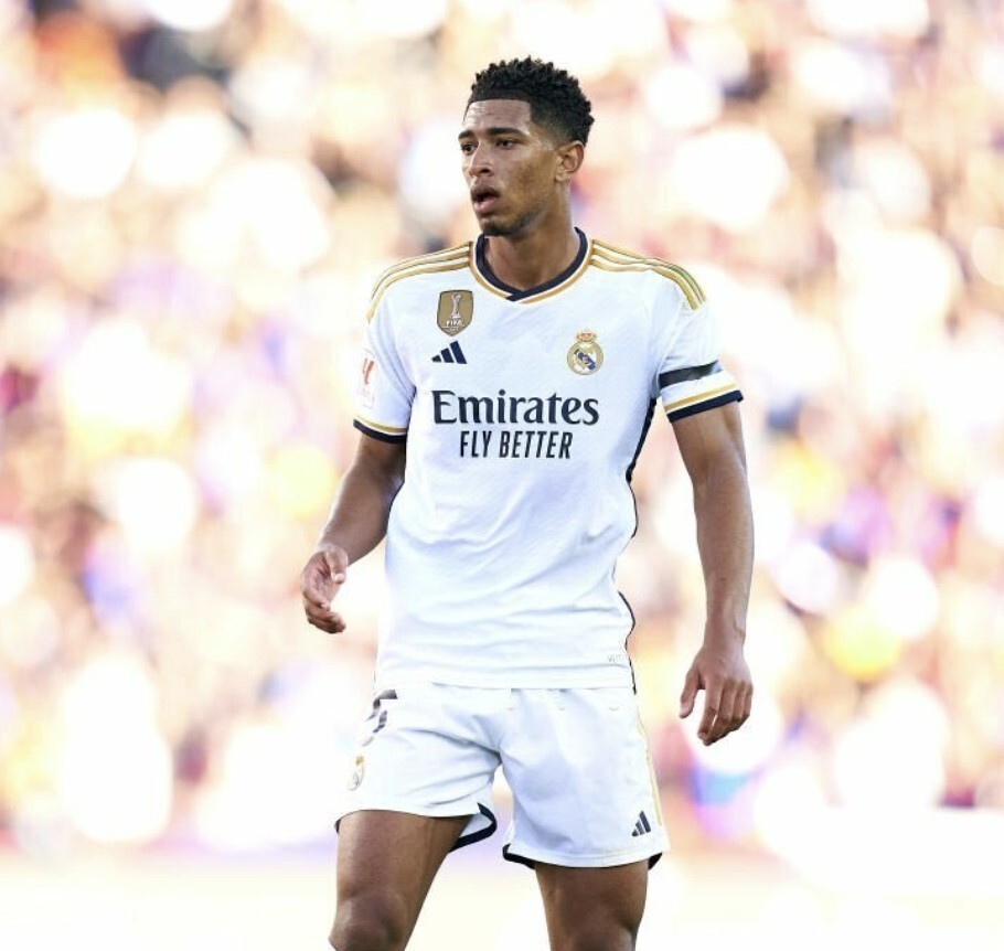 太猛了！随着曼城3-0横扫，英超积分榜如下：枪手仅剩两分优势！