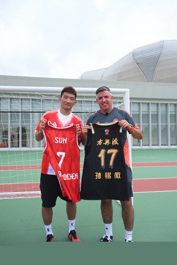 米兰旧将埃拉尼奥：国米实力更强，但米兰一直都能踢好德比