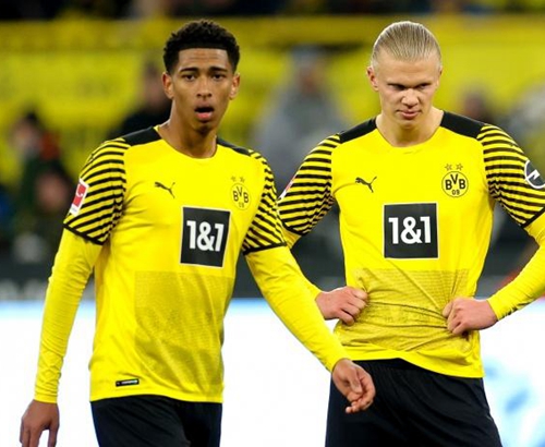 哈登本赛季首次砍下50+，上次单场爆砍50+还在火箭效力